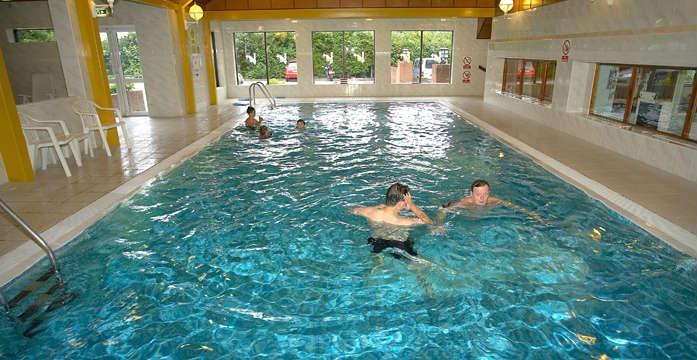 Lakeside Continental Hotel Camberley Bagian luar foto