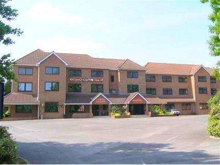 Lakeside Continental Hotel Camberley Bagian luar foto